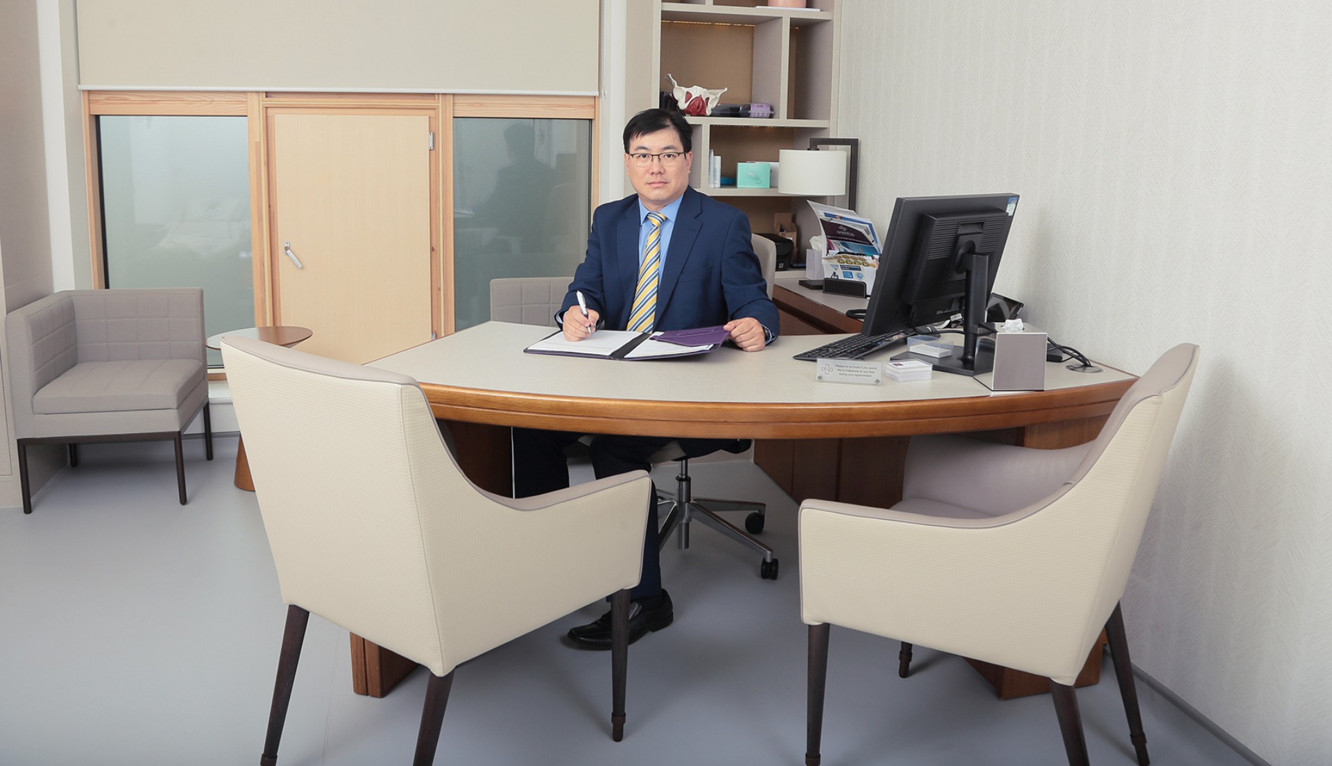 Mr Kelvin Chong : Oncoplastic Breast Surgeon